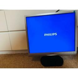 2 Philips Desktop monitors 100% werkend