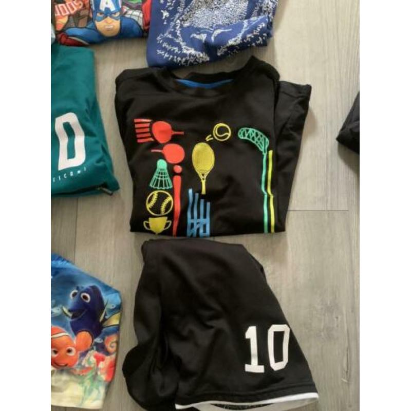 Jongens kleding maat 122/128
