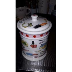 Nieuw Blond Amsterdam Why Be Pretty Make Up Pot Badkamer