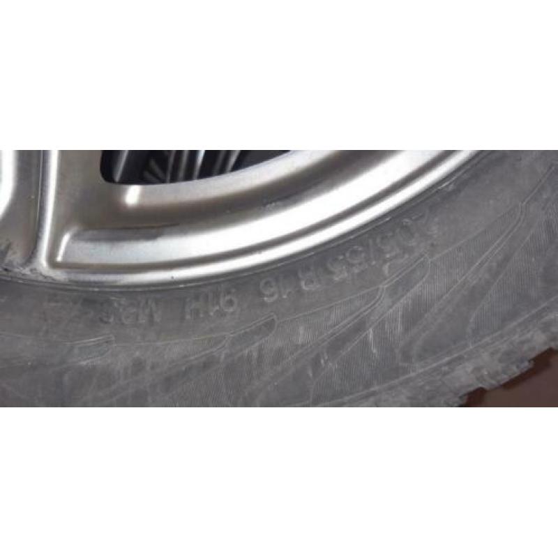 Dezent, lichtmetalen velgen, 205/55R16, Snowtrac 3