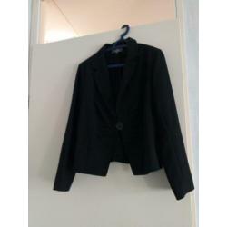 4 blazers, 3 zwart 1 rood