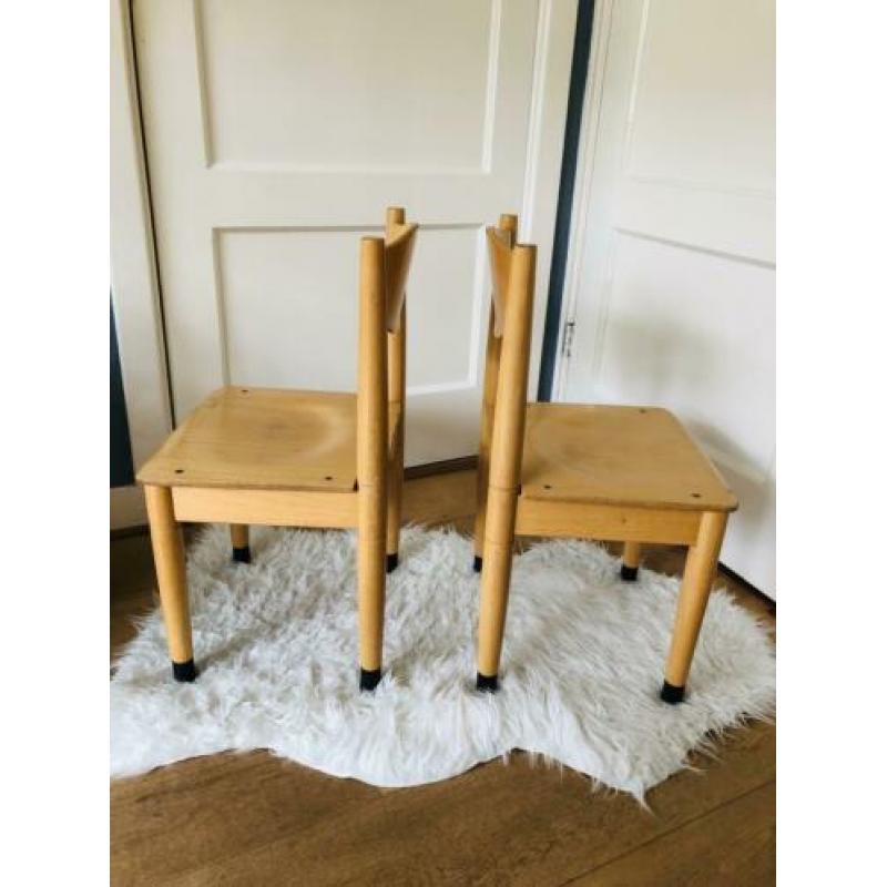 Vintage schoolstoeltjes stoeltjes kind retro school stoeltje