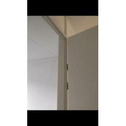 Opdek deuren + stalen kozijnen.