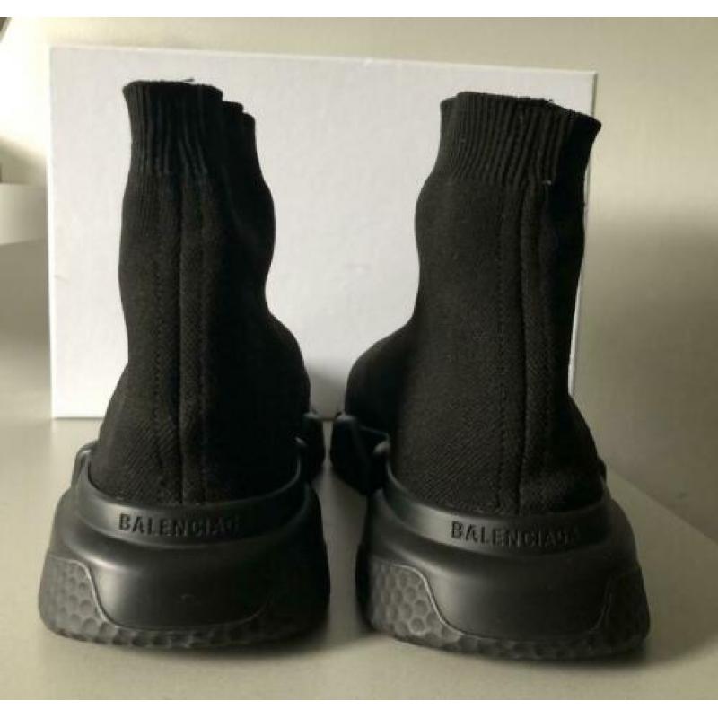Balenciaga speedrunner 43