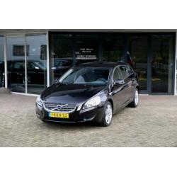 Volvo V60 D2 Momentum Navigatie/PDC INCL. BTW!