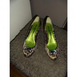 D4A Beverly Feldman jaguar pump lage sleehak sier steen 37