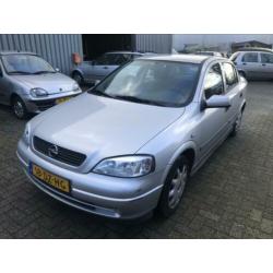 Opel Astra 1.6 I 16V SDN 2000 Grijs