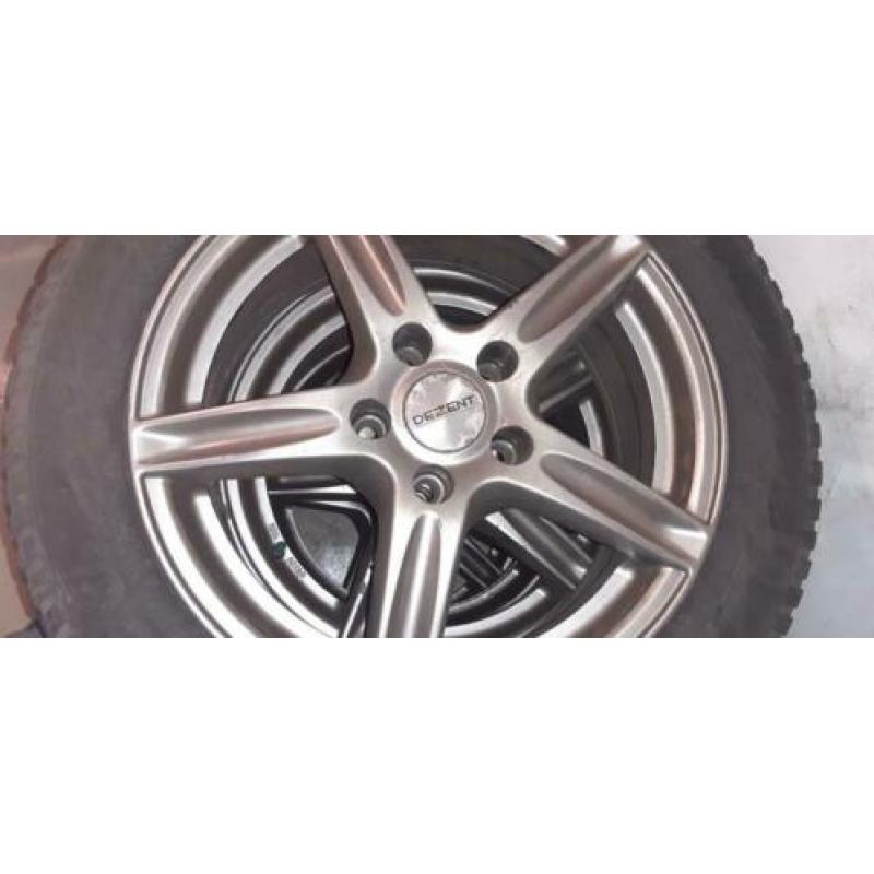 Dezent, lichtmetalen velgen, 205/55R16, Snowtrac 3