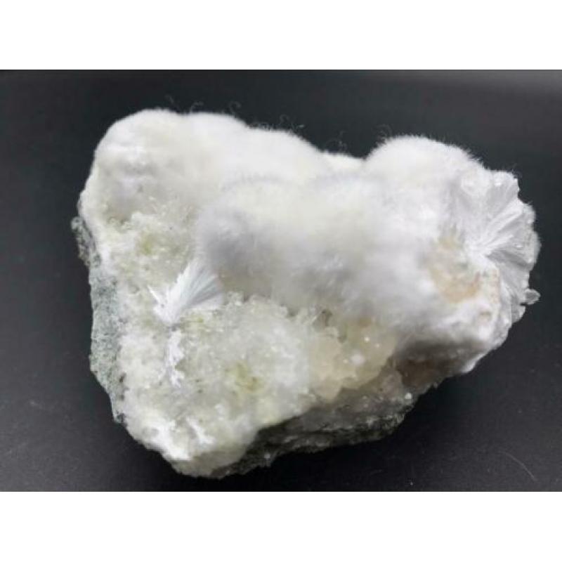 Zeoliet apofyliet okeniet mineralen edelstenen gems