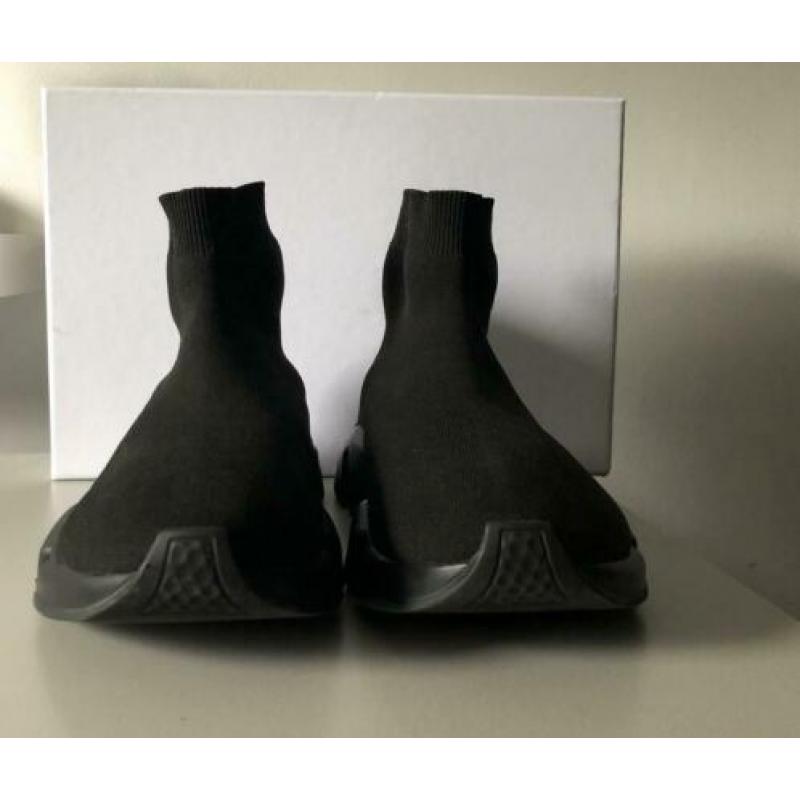 Balenciaga speedrunner 43