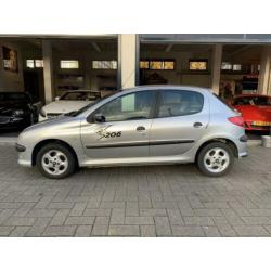 Peugeot 206 1.4 XR Challenge 5 DEURS (bj 2003)