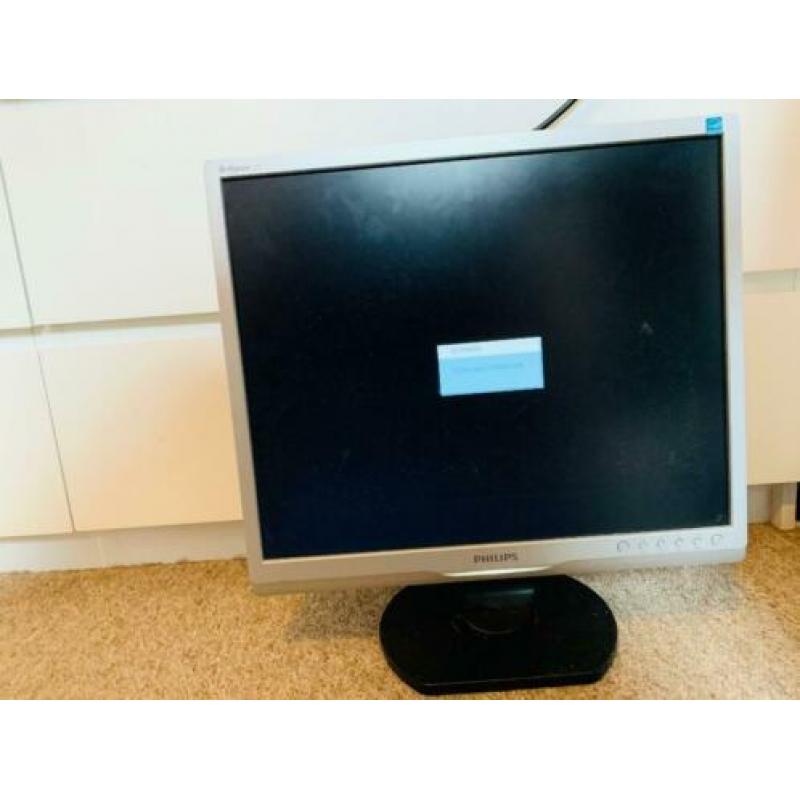 2 Philips Desktop monitors 100% werkend