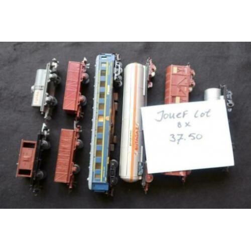 JOUEF lot 8 wagons 35€, alle zijn in goede staat met gepolij
