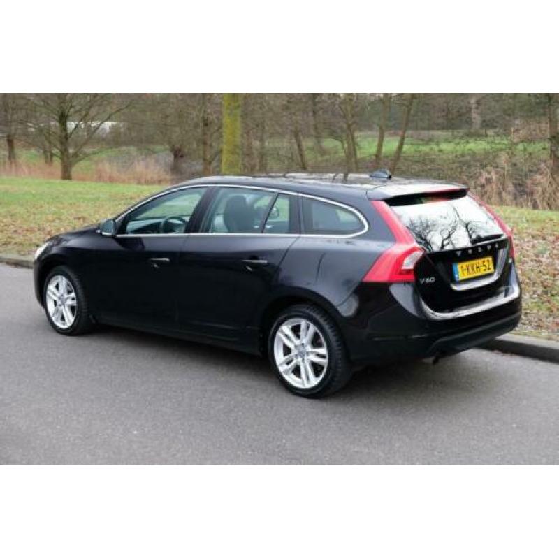 Volvo V60 D2 Momentum Navigatie/PDC INCL. BTW!