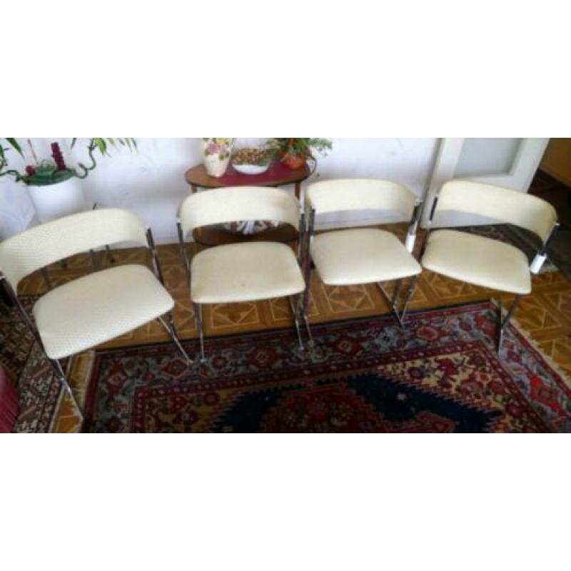 Vier speciale vintage design (eetkamer)stoelen