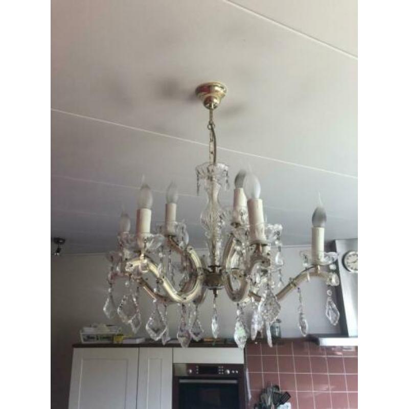Kroonluchter met glazen pegels