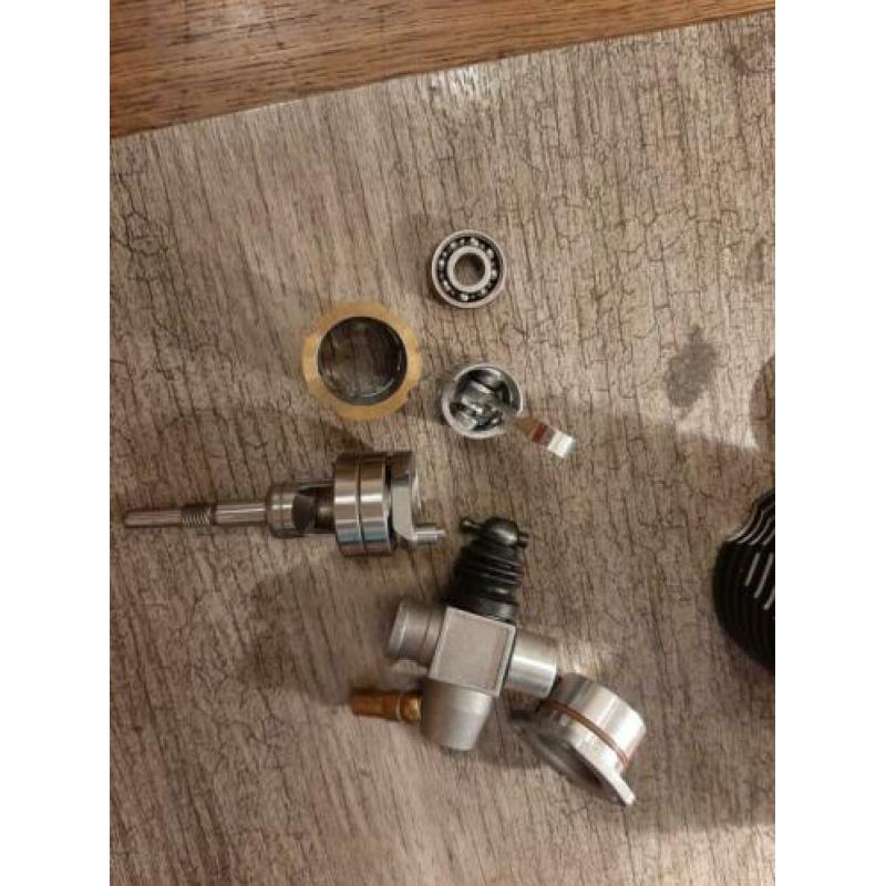 Go engineR286P nitro motor onderdelen alles nieuw!!