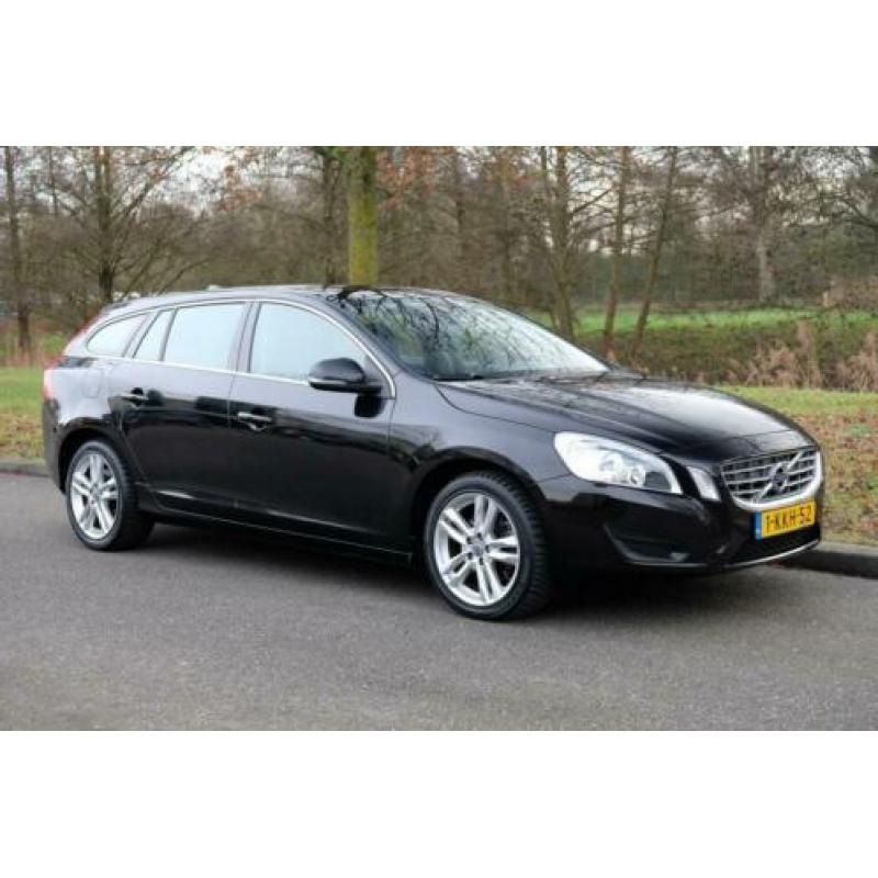Volvo V60 D2 Momentum Navigatie/PDC INCL. BTW!
