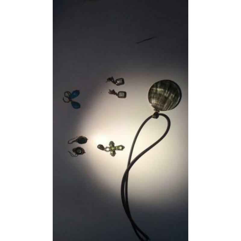Diverse zilveren sieraden, doe een leuk bod!