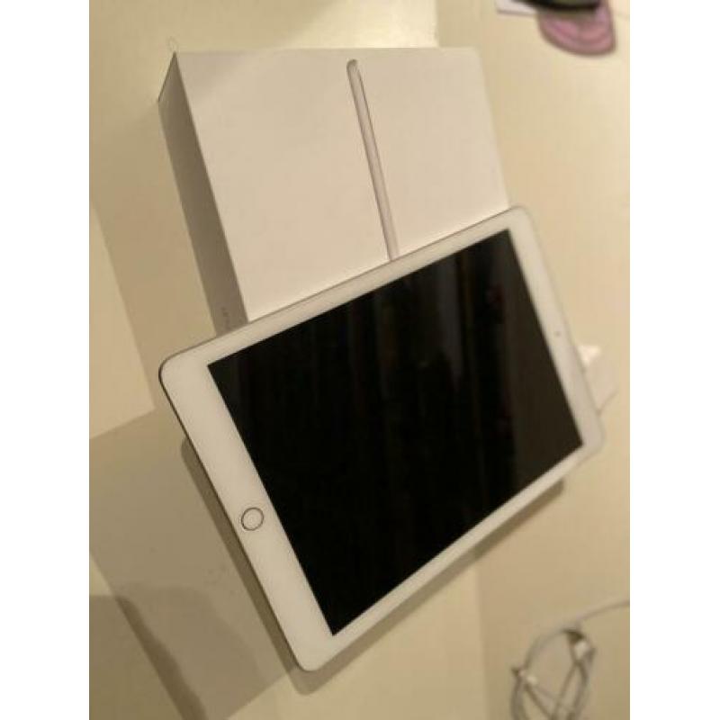 Apple iPad 5e generatie (2017) wit/zilver, 32 Gb