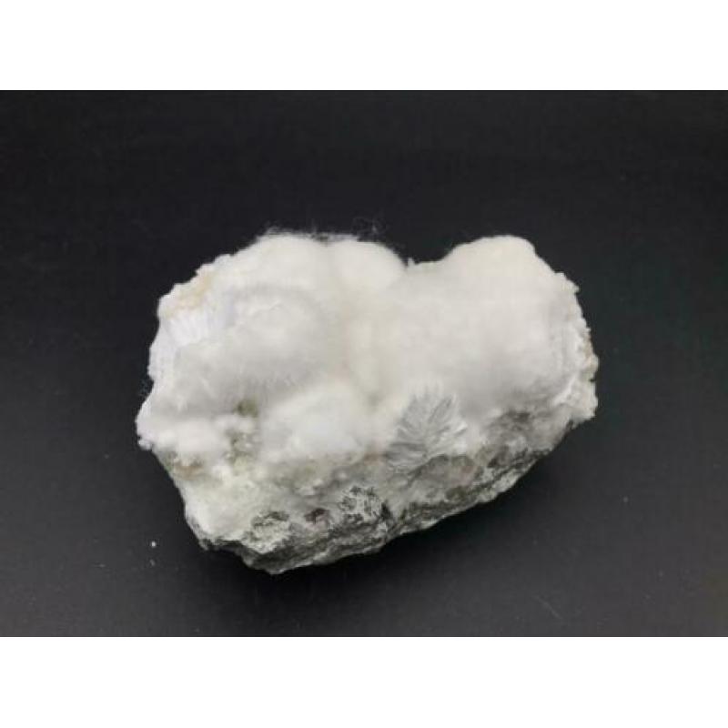 Zeoliet apofyliet okeniet mineralen edelstenen gems