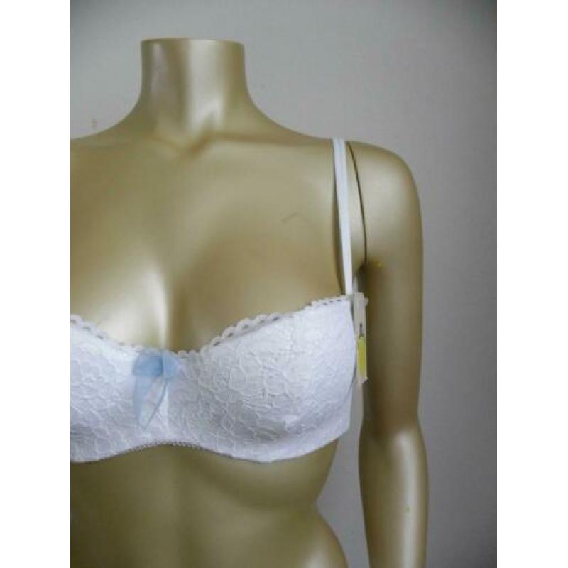 Nieuw setje van Btemptd, bh maat 85C en string maat M