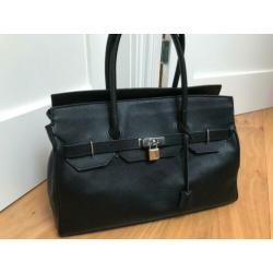 Leren zwarte tas met slotje