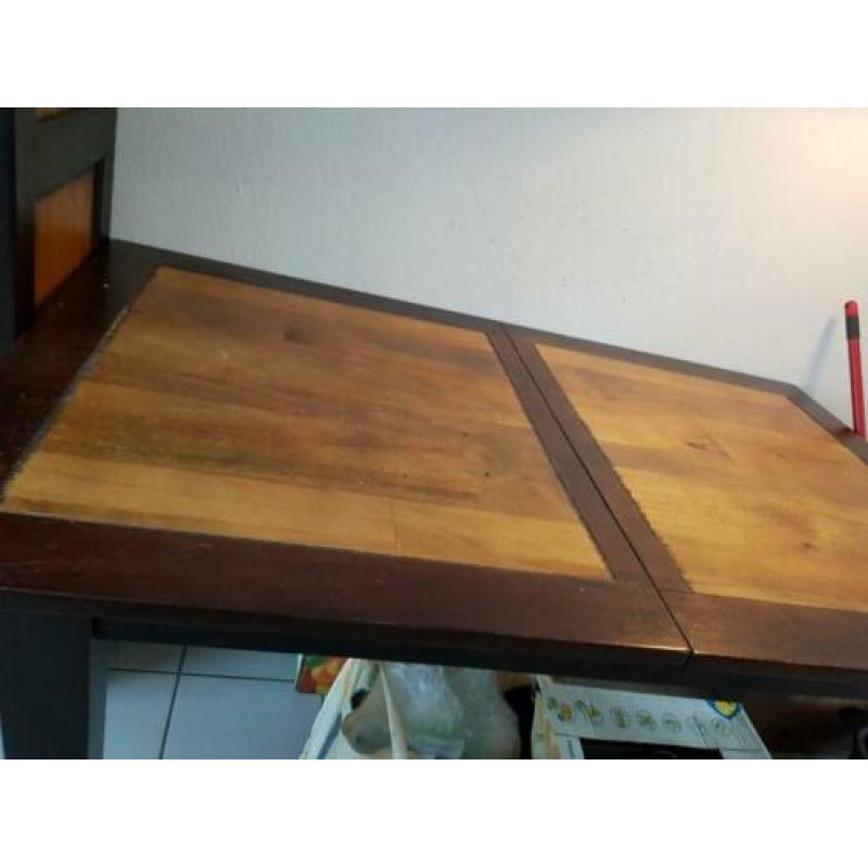 Eettafel koloniaal