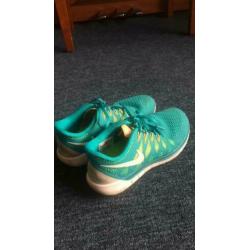 Nike Sport hardloop schoenen blauw 38,5 ZGAN