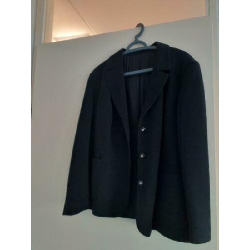 4 blazers, 3 zwart 1 rood