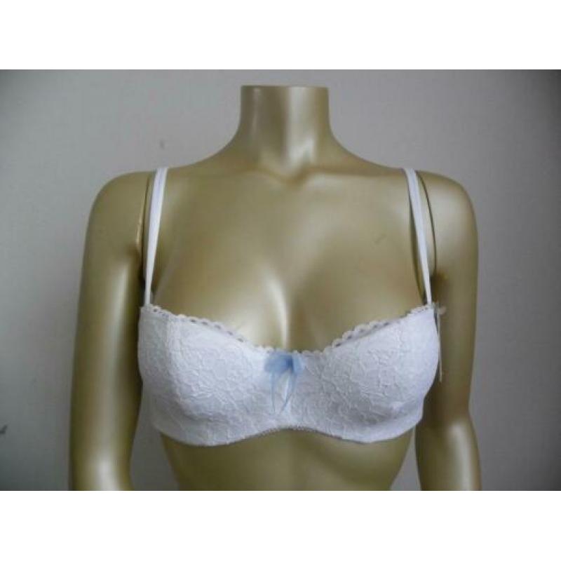 Nieuw setje van Btemptd, bh maat 85C en string maat M