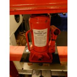 Werkplaatspers 12 ton