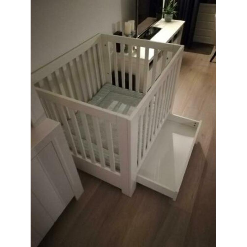 Witte box Alaska met lade en boxkleed
