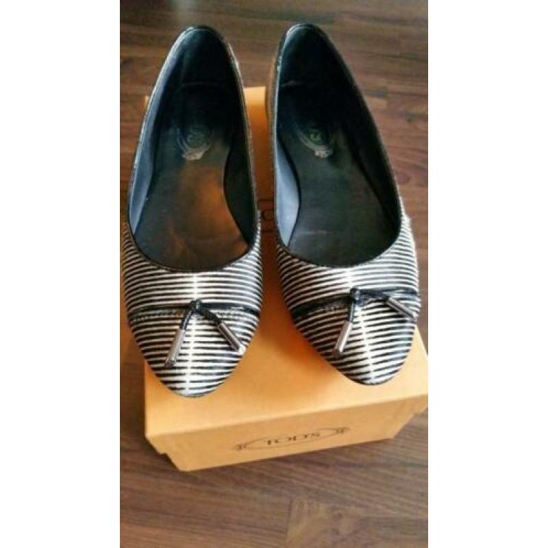 Tod's Pony Laccetto ballerina's zwart/witte streep maat 39,5