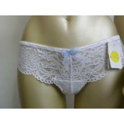 Nieuw setje van Btemptd, bh maat 85C en string maat M