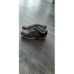 Nike schoenen Maat 42 Z.g.a.n