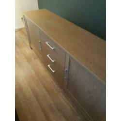 Complete set (dressoir, eettafel, tv kast, salontafel)