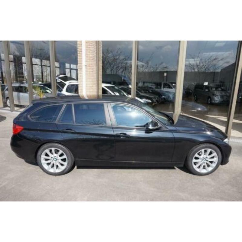 BMW 3 Serie Touring 320 D 135 Kw 183 Pk EXECUTIVE AUTM. NAVI