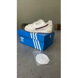Adidas sneakers ?? maat 23