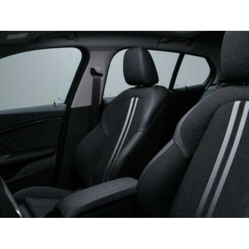 BMW 1 Serie 118i Executive | Sport Line | Live Cockpit Profe