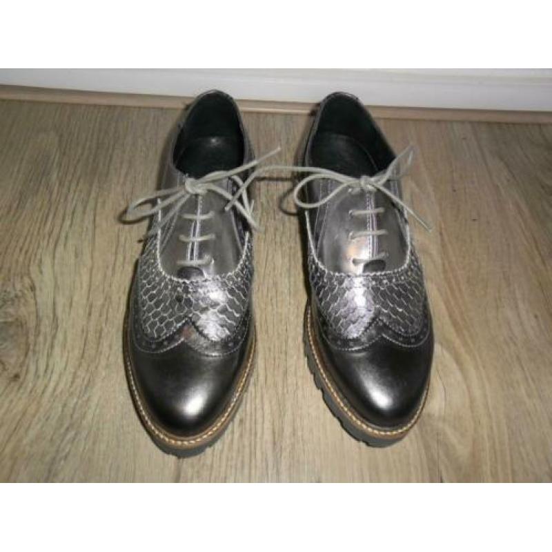 Tango Zilverkleurige Veterschoenen Maat 39 (NIEUW)