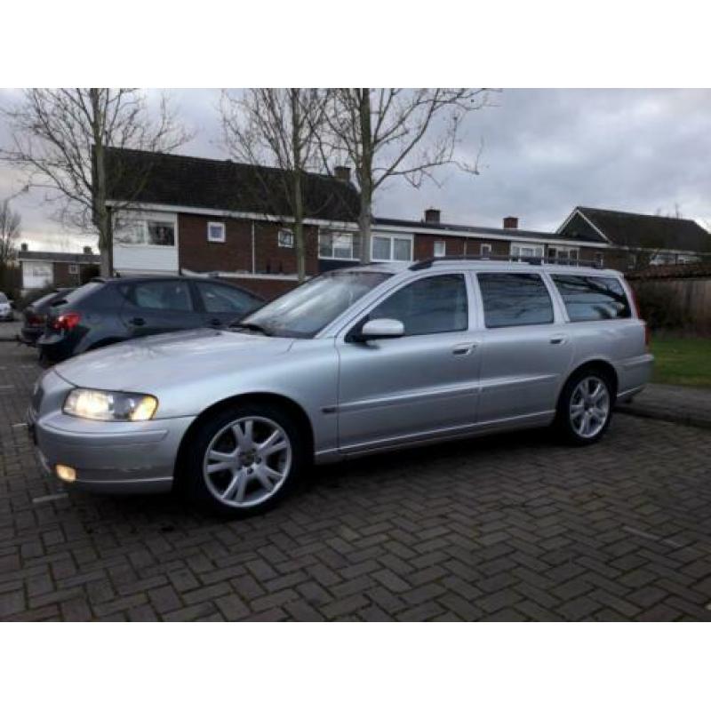 Volvo V70 D5 Momentum AUT 2005 Zilvergrijs