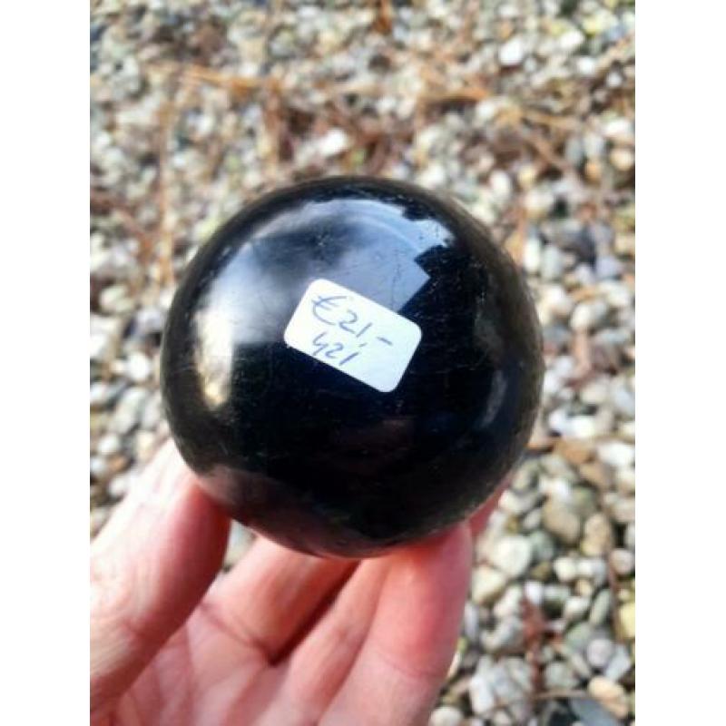 Prachtige bol van zwarte toermalijn 65 mm