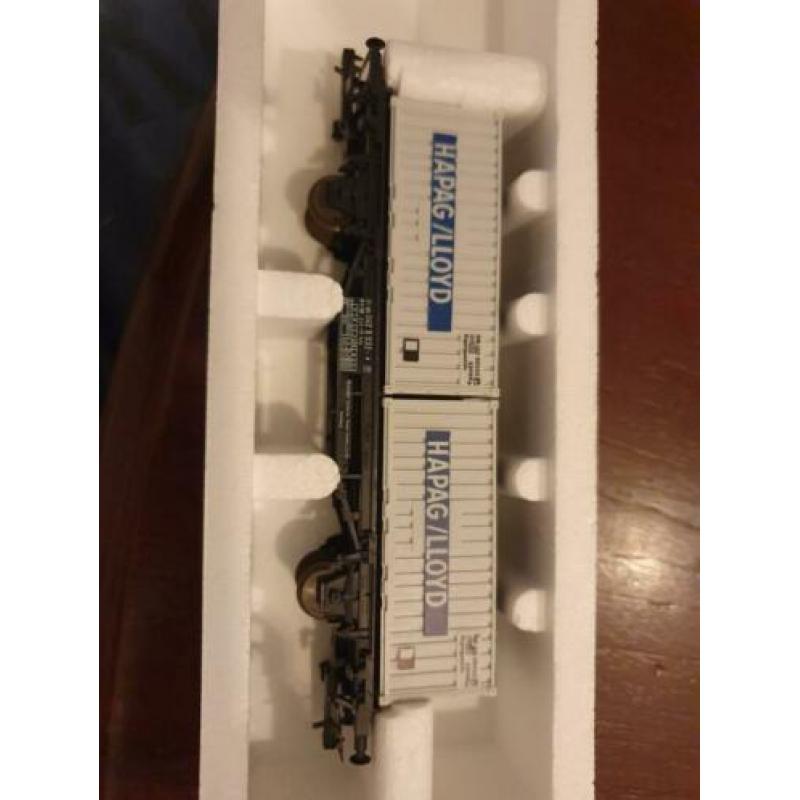 Lima 302856-1 wagon met 2 containers