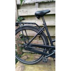 CORTINA U1 damesfiets transportfiets zwart met krat