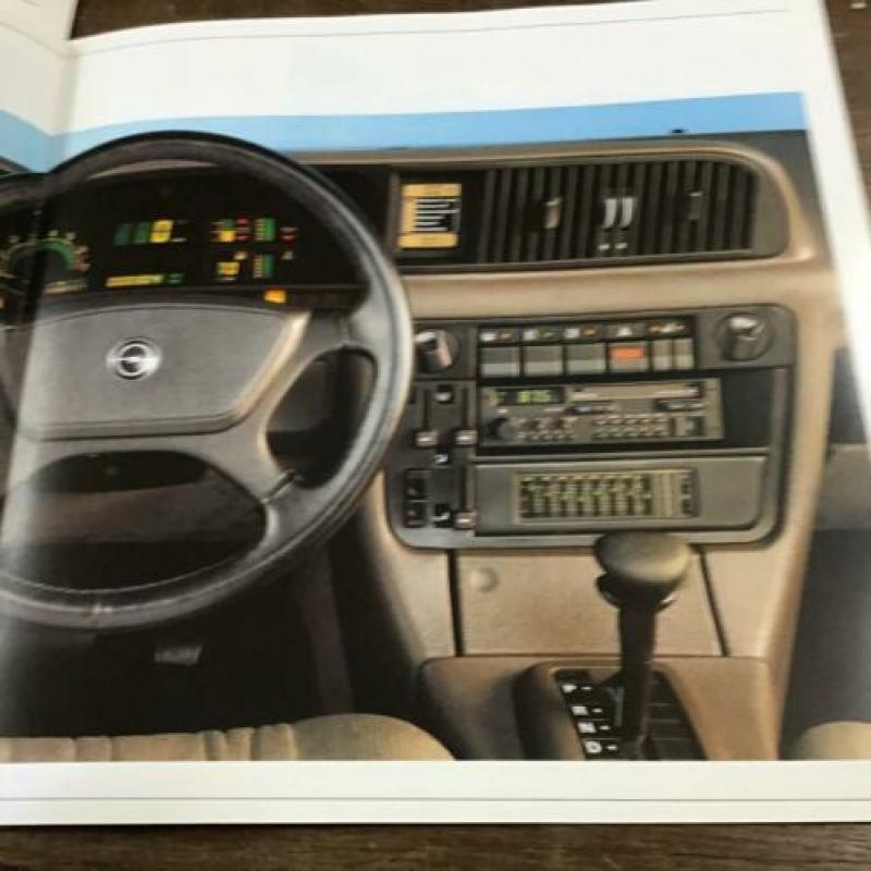 Grote Opel Senator folder