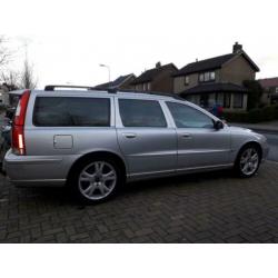 Volvo V70 D5 Momentum AUT 2005 Zilvergrijs