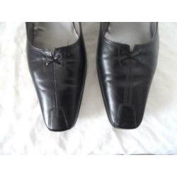 Pumps merk GABOR mt 6,5=mt 40 zwart leder nieuwstaat