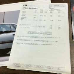 Grote Opel Senator folder