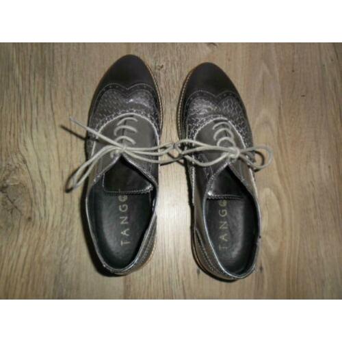 Tango Zilverkleurige Veterschoenen Maat 39 (NIEUW)